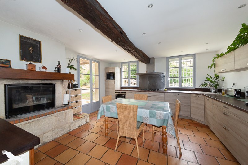 Vente Maison CEZAC - 7 pièces -279 m² - (33620)