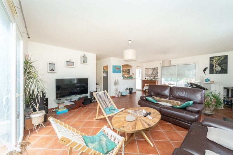 Vente Maison CEZAC - 5 pièces -130 m² - (33620)