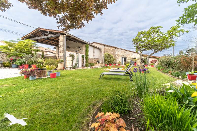 Vente Maison LARUSCADE - 5 pièces -131 m² - (33620)