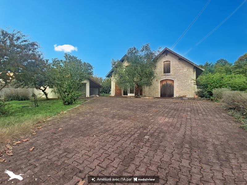 Maison 6 pièces 208 m² · à Saint-Yzan-de-Soudiac · 208 m² · 263 950 €