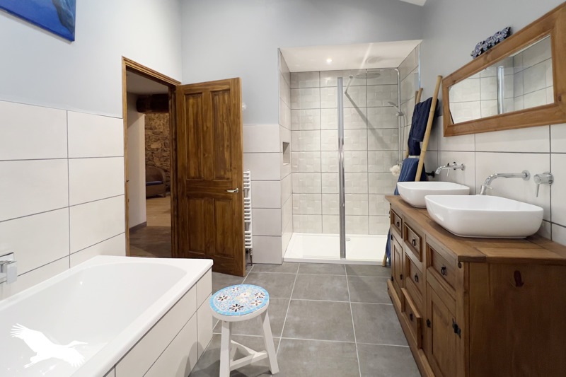 Vente Maison EXIDEUIL SUR VIENNE - 5 pièces -239 m² - (16150)