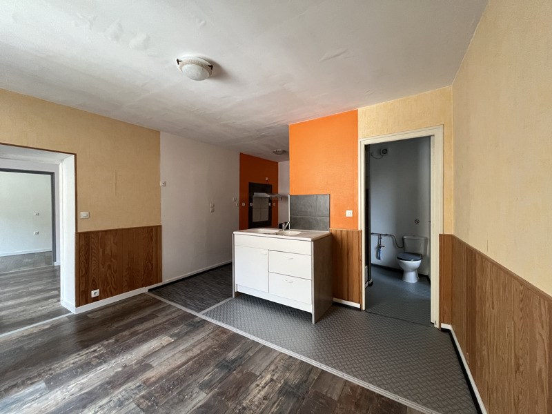 Vente Immeuble CONFOLENS - -  135 m² - (16500)