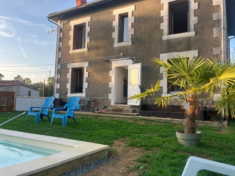 Maison 5 pièces 121 m² · à Pleuville · 121 m² · 179 000 €