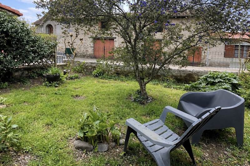 Vente Maison CONFOLENS - 3 pièces -130 m² - (16500)