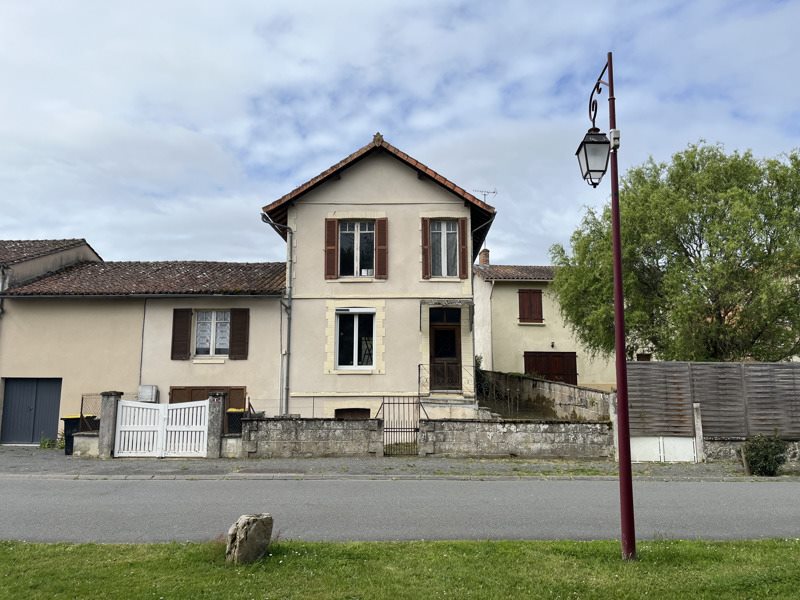 Vente Maison LESSAC - 4 pièces -98,1 m² - (16500)