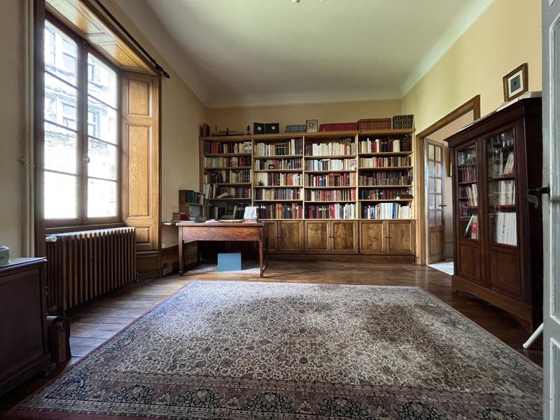 Vente Maison CONFOLENS - 10 pièces -375 m² - (16500)