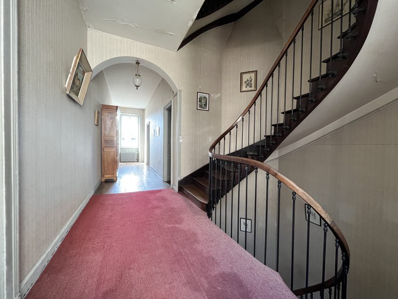 Vente Maison CONFOLENS - 10 pièces -375 m² - (16500)