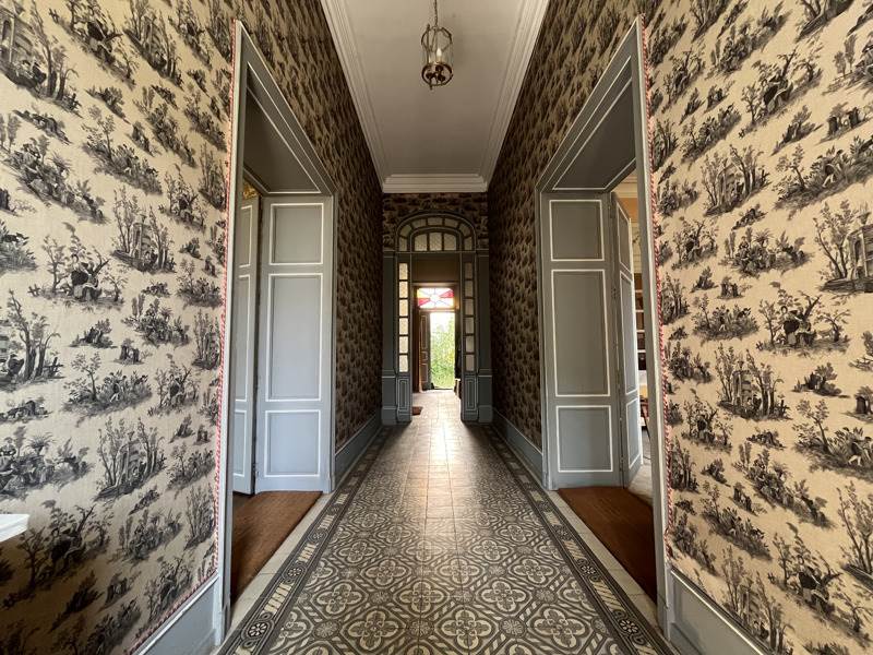 Vente Maison CONFOLENS - 10 pièces -375 m² - (16500)