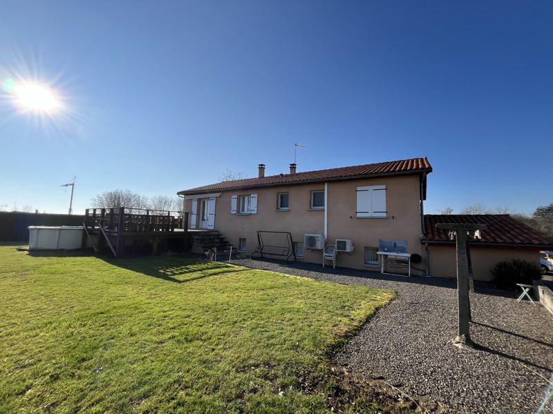 Vente Maison CHABRAC - 7 pièces -188 m² - (16150)