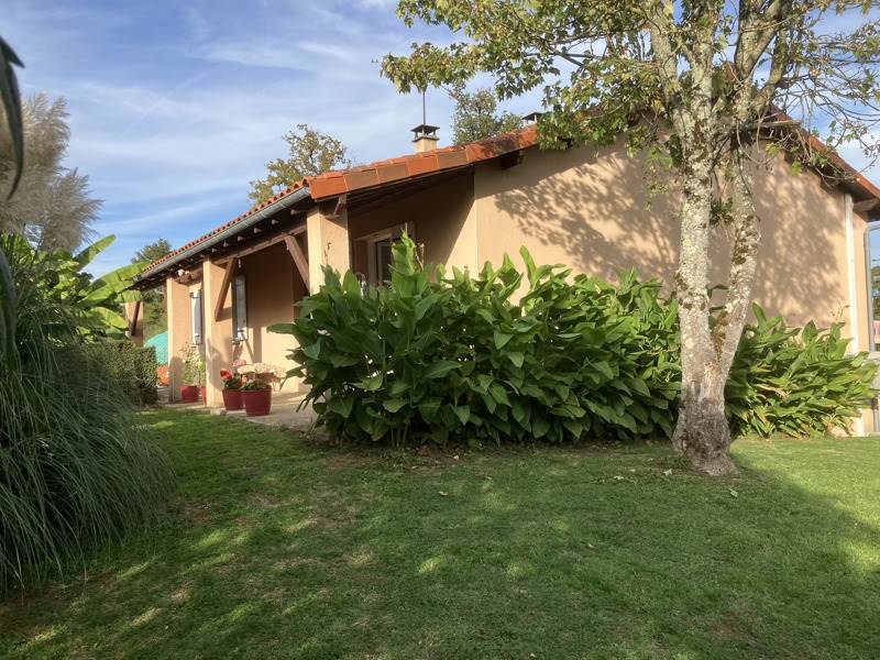 Vente Maison CHABRAC - 7 pièces -188 m² - (16150)