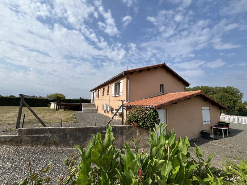 Vente Maison CHABRAC - 7 pièces -188 m² - (16150)