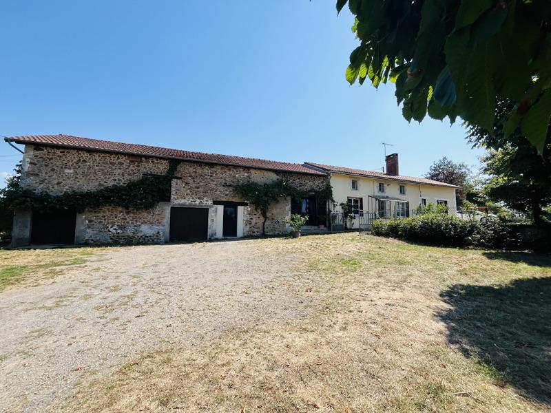 Vente Maison ST MAURICE DES LIONS - 5 pièces -158 m² - (16500)