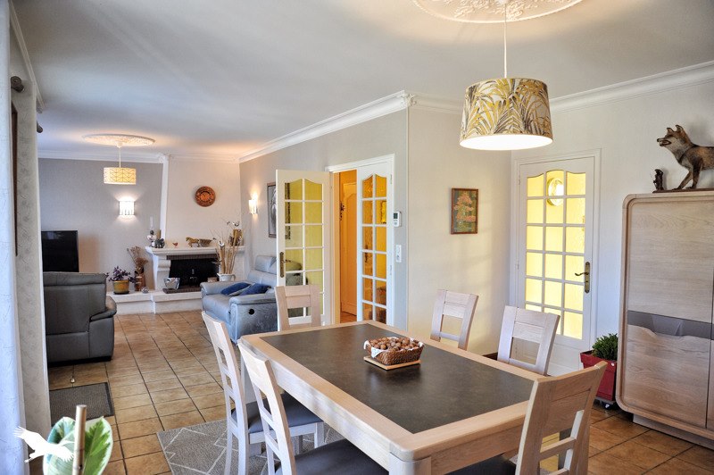 Vente Maison TERRES DE HAUTE CHARENTE - 6 pièces -149 m² - (16270)