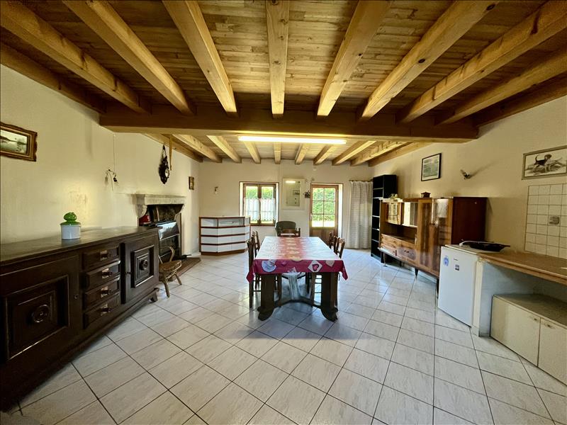 Vente Maison ALLOUE - 2 pièces -58,9 m² - (16490)