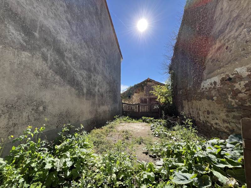 Vente Maison SAULGOND - 3 pièces -145 m² - (16420)