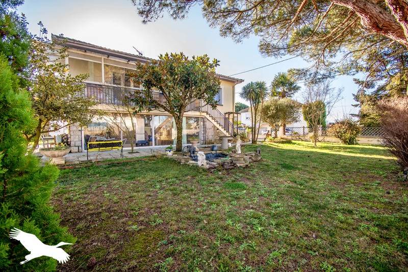 Maison  - 4 pièces    - 126 m² - SAVERDUN (09)