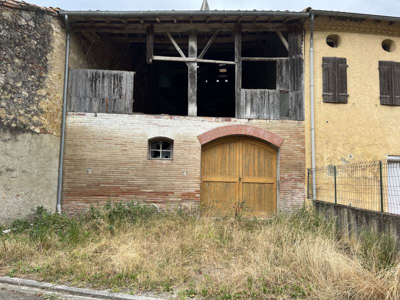1 pièce 200 m² · à Saint-Martin-d'Oydes · 200 m² · 30 000 €