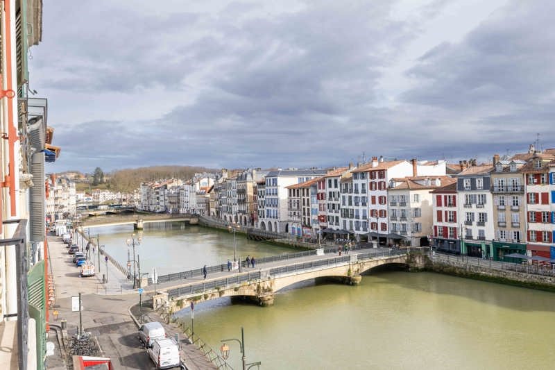Vente Appartement BAYONNE - 3 pièces -82 m² - (64100)
