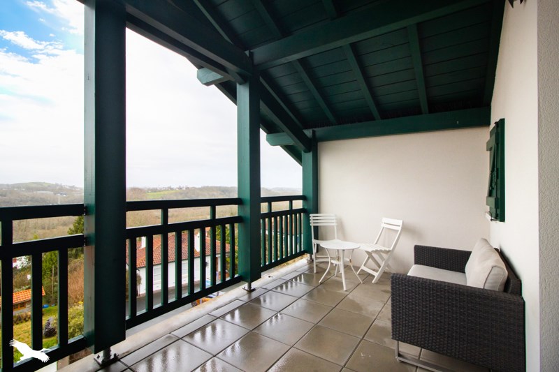 Vente Appartement ST PIERRE D IRUBE - 4 pièces -99 m² - (64990)