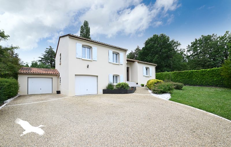 Vente Maison PUYMOYEN - 5 pièces -122 m² - (16400)