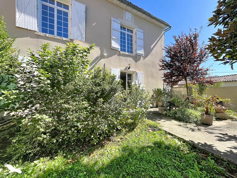 Maison 5 pièces 185 m² · à Angoulême · 185 m² · 421 200 €