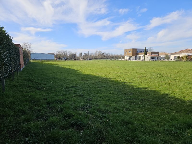 Terrain à vendre · à Longages · 104 500 €