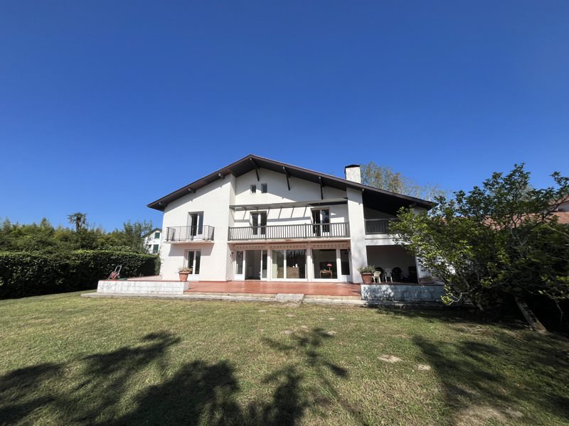 Vente Maison Peyrehorade - 15 pièces -350 m² - (40300)
