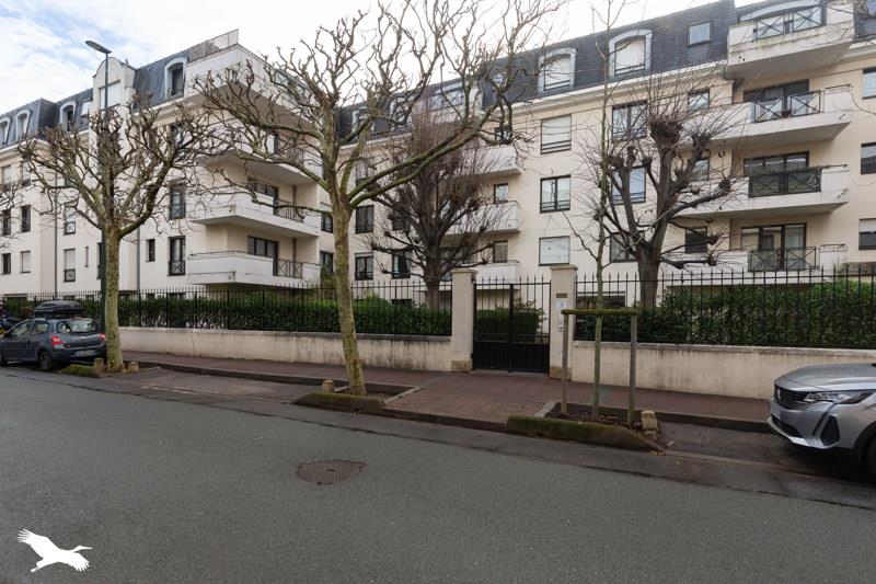 Vente Appartement LA GARENNE COLOMBES - 1 pièce -30 m² - (92250)