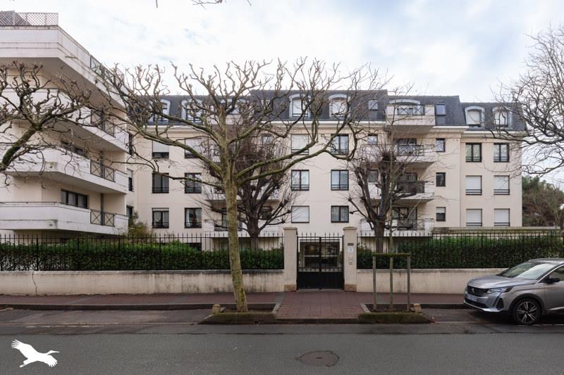 Vente Appartement LA GARENNE COLOMBES - 1 pièce -30 m² - (92250)