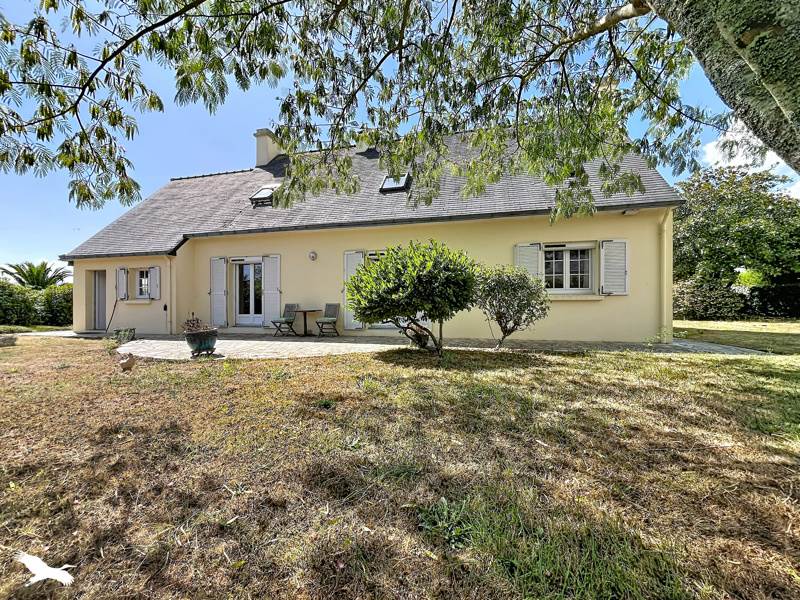 Maison 9 pièces 125 m² · à Plomodiern · 125 m² · 289 000 €