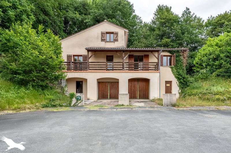Vente Maison CHAMPCEVINEL - 6 pièces -138 m² - (24750)