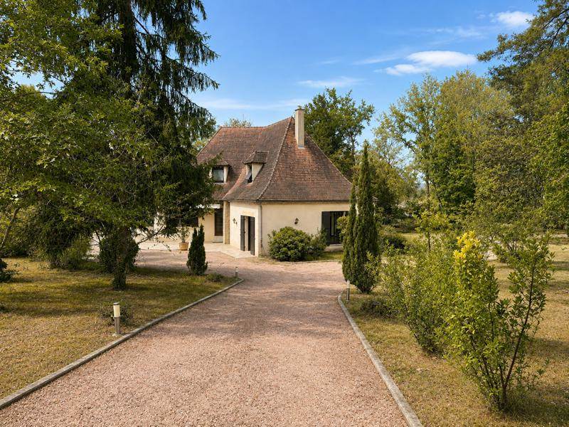 Vente Maison CHAMPCEVINEL - 6 pièces -155 m² - (24750)