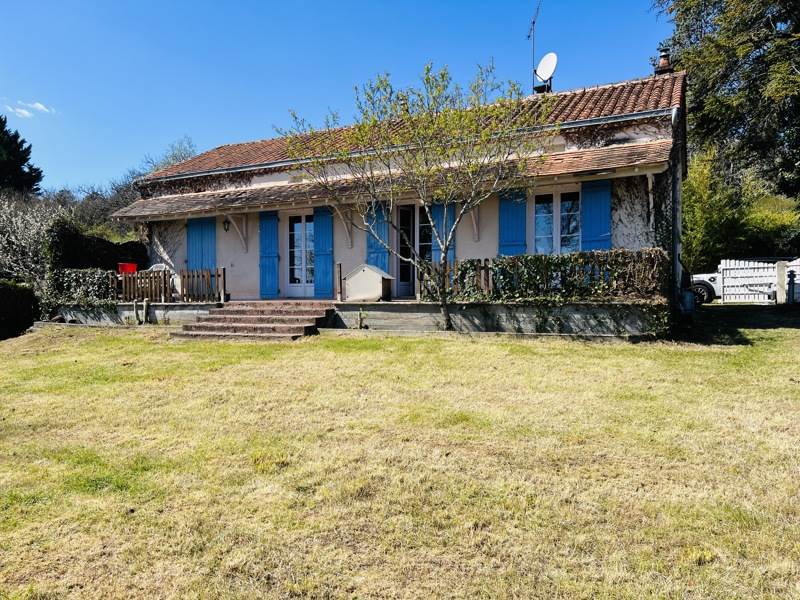 Pavillon à Antonne-et-Trigonant