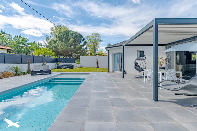 Vente Maison BONNETAN - 6 pièces -135 m² - (33370)