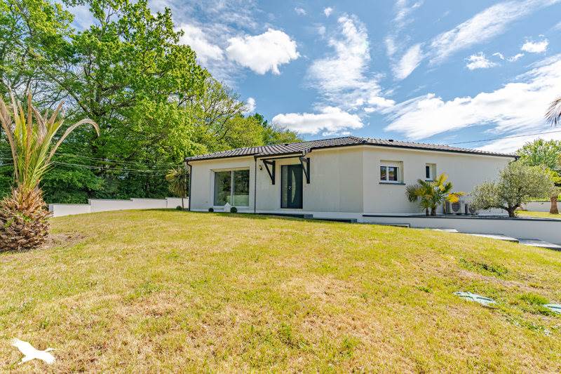 Vente Maison BONNETAN - 6 pièces -135 m² - (33370)