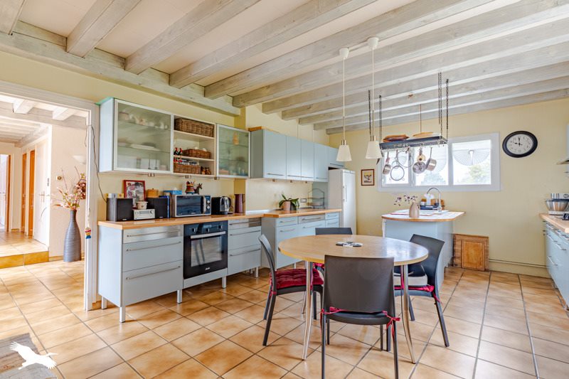 Vente Maison BONNETAN - 6 pièces -256 m² - (33370)
