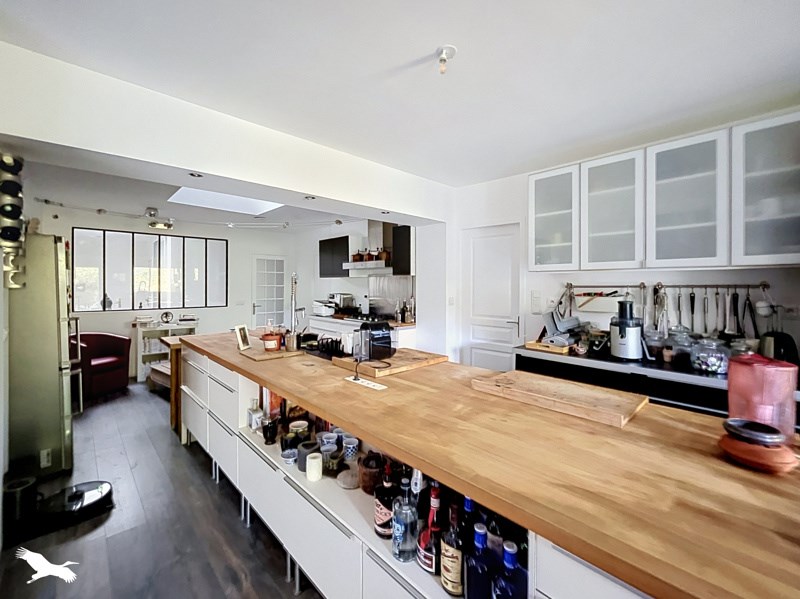 Vente Maison Fargues-Saint-Hilaire - 9 pièces -299 m² - (33370)