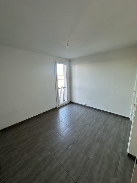 Vente Appartement LUNEL - 5 pièces -82 m² - (34400)