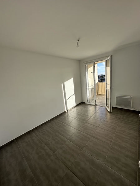 Vente Appartement LUNEL - 5 pièces -82 m² - (34400)
