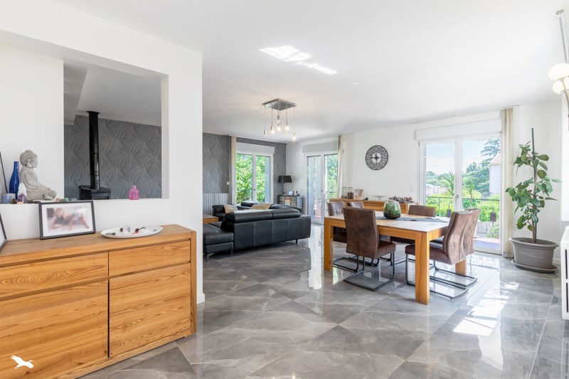 Vente Maison LUNEL VIEL - 8 pièces -250 m² - (34400)