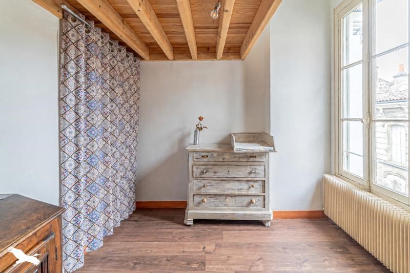 Vente Appartement BORDEAUX - 4 pièces -70,4 m² - (33800)