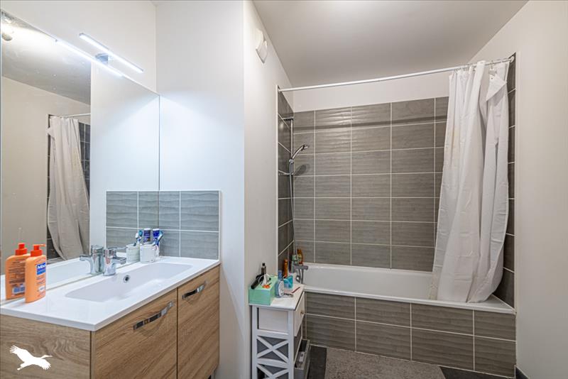 Vente Appartement BORDEAUX - 3 pièces -69 m² - (33800)