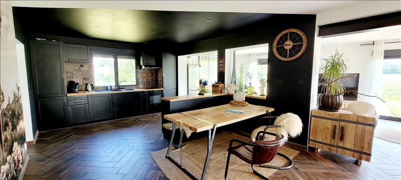 Vente Maison ST GEORGES DES COTEAUX - 4 pièces -150 m² - (17810)