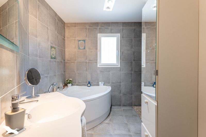 Vente Maison SAINTES - 5 pièces -125 m² - (17100)