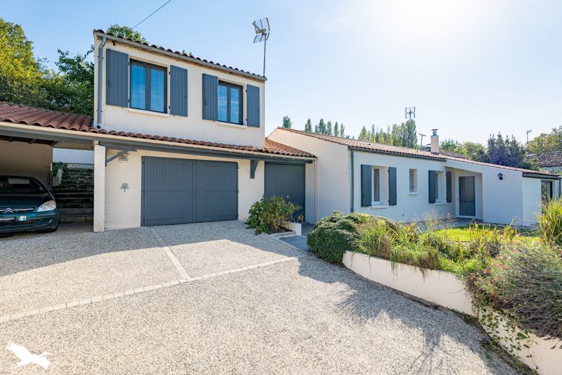 Vente Maison SAINTES - 6 pièces -125 m² - (17100)