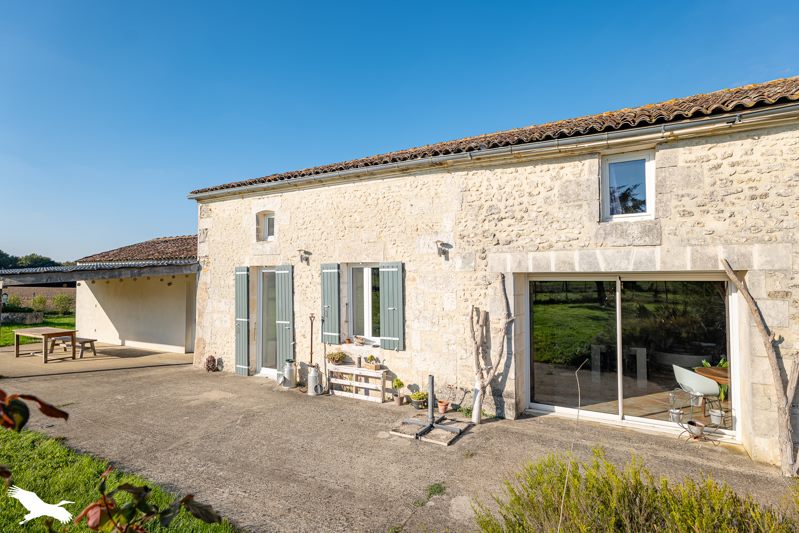 Vente Maison CHERMIGNAC - 7 pièces -201 m² - (17460)