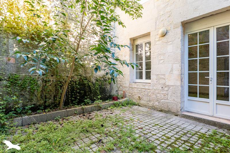 Vente Maison SAINTES - 7 pièces -195 m² - (17100)