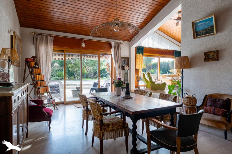 Vente Maison SAINTES - 7 pièces -242 m² - (17100)