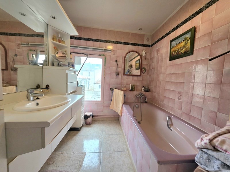 Vente Appartement SAINTES - 3 pièces -78 m² - (17100)