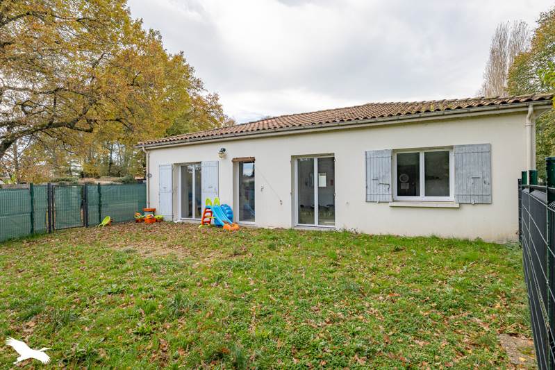 Vente Immeuble SAINTES - -  122 m² - (17100)